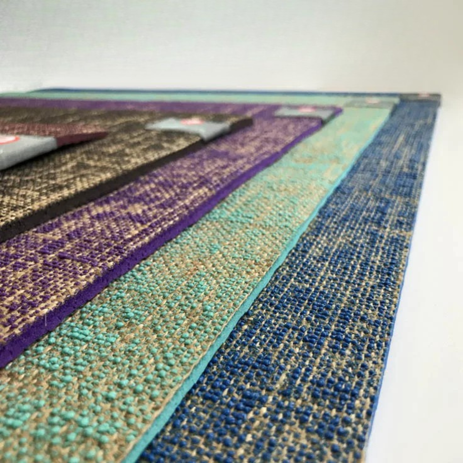 Natuurlijke jute yogamatten in verschillende kleuren met geweven oppervlak