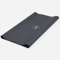 Donkergrijze Arise Travel Yogamat dun opgevouwen