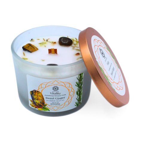 Green Tree Vitality zoete gember geurkaars met edelstenen in glazen pot met koperkleurige deksel