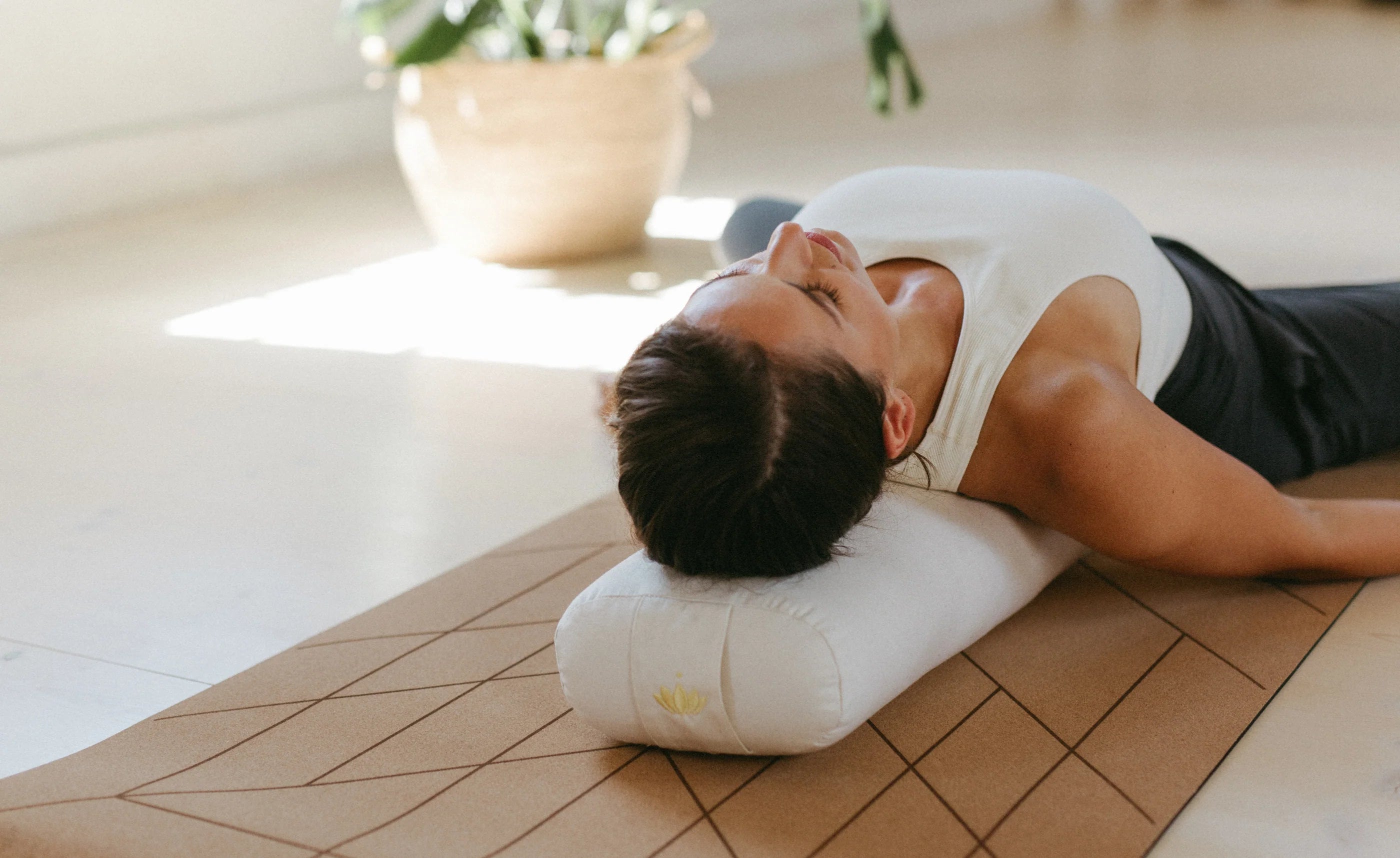 Yoga bolster Restorative S in beige