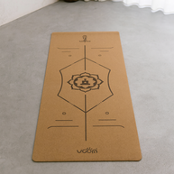 Kurken yogamat in huis gebruikt voor een rustige yoga practice