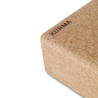 Close-up van de gerecyclede Europese kurkstructuur, tonend het natuurlijke antislip oppervlak dat zorgt voor veiligheid en aarding op de mat. Maat large