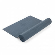 Yoga Mat MUDRA Studio opgerold en uitgerold in blauwgrijs