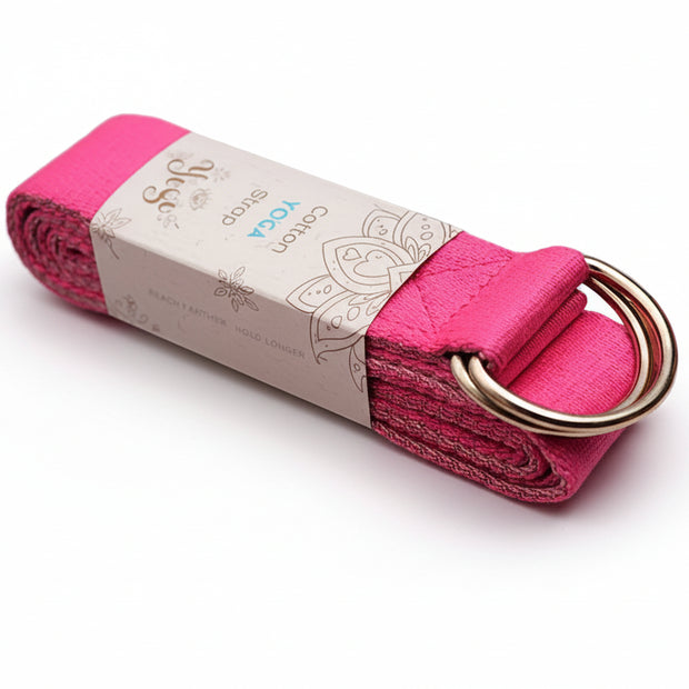 Opgerolde yogariem met D-ring in zachte kleur donker roze