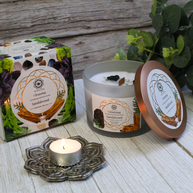 Sandelhout geurkaars met edelstenen voor aarding