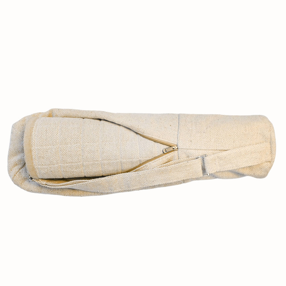 Katoenen yogamattas met stevige vorm en natuurlijke afwerking