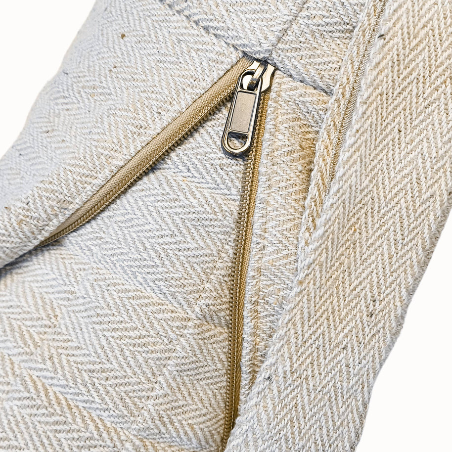 Detail van hoogwaardige ritssluiting van katoenen yogamattas