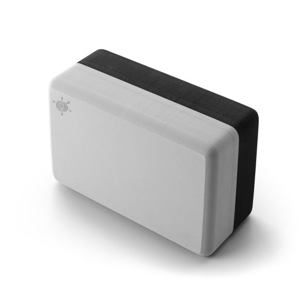 antracietgrijs Zero Waste foam yogablok met een extra breed oppervlak voor stabiele ondersteuning tijdens zithoudingen.