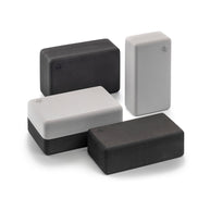 verschillende maten yogablokken van foam materiaal, ideaal als verhoging bij zithoudingen of ter ondersteuning van de knieën voor extra comfort.