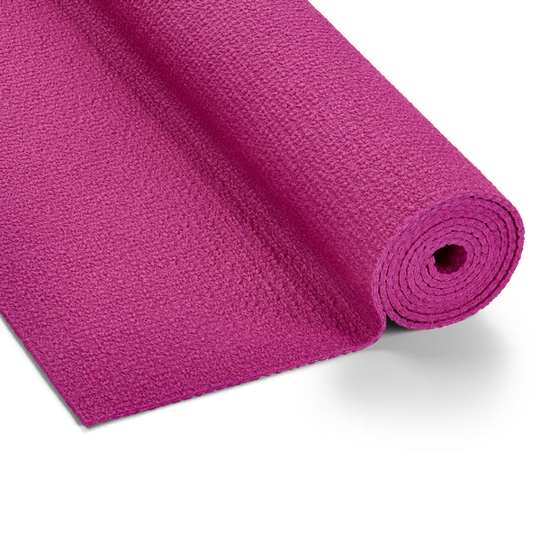 Roze Compact opgerold EXTRA travel yogamat, lichtgewicht en gemakkelijk mee te nemen voor yoga op reis of onderweg. 