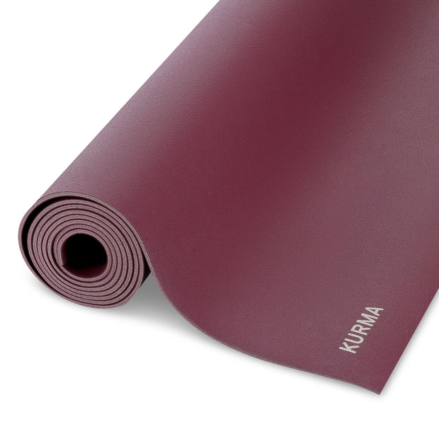 Zachte roze-rode GECO Lite yogamat van natuurlijk rubber, een warme en uitnodigende kleur die zachtheid en innerlijke glow stimuleert.