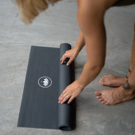 Arise Travel Yogamat wordt compact opgerold