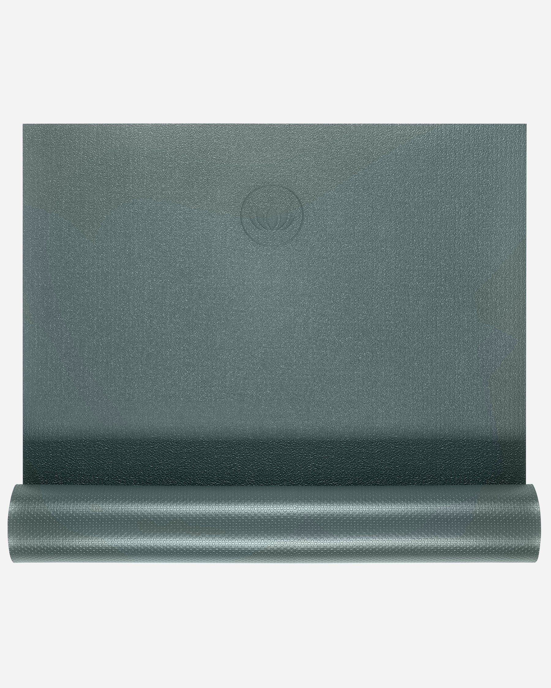 Groene Yoga Mat MUDRA Studio deels opgerold